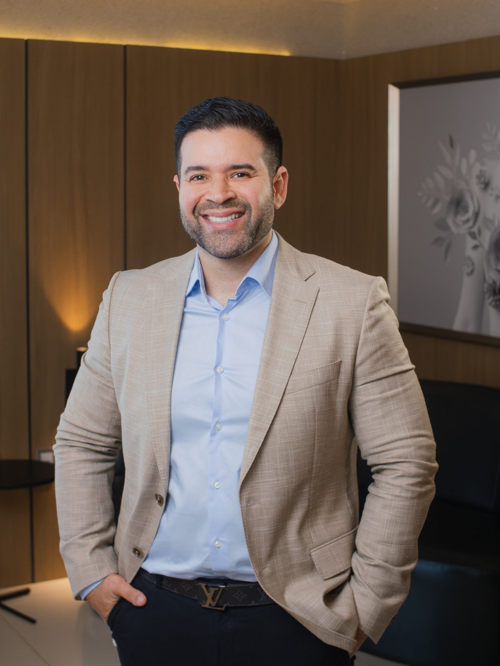 Dr. Mário Medeiros, cirurgião plástico